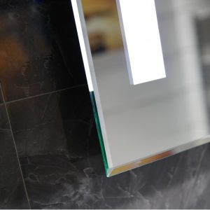 ΚΑΘΡΕΦΤΗΣ ΜΠΑΝΙΟΥ 50Χ70CM ΜΕ ΦΩΤΙΣΜΟ LED ICL 1978 Hover Image